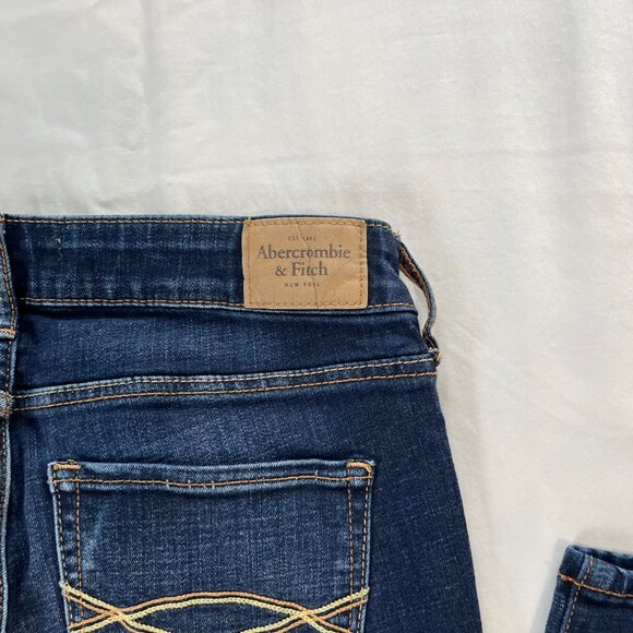 Abercrombie & Fitch Dark Wash Low Rise Skinny Jeans | Size 2R/26 - Picture 6 of 7